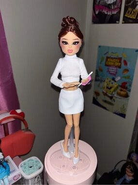 Lana Roblox Dress to Impress Doll